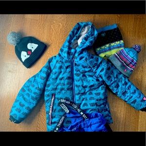 Girls size 8 Souris Mini Snowsuit with Two hats and neck warmer.